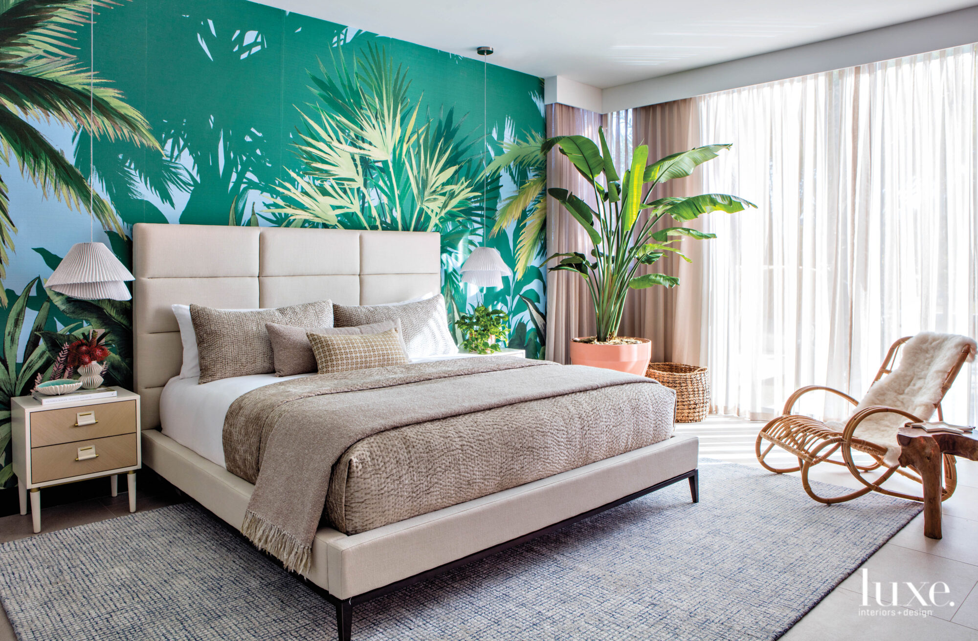 Luxury Jacksonville interior featuring decorative wallpaper